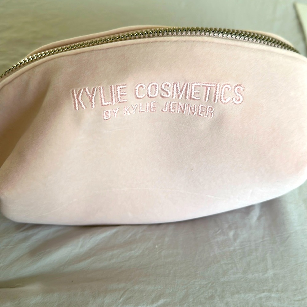 Kylie cosmetics bag off pink new